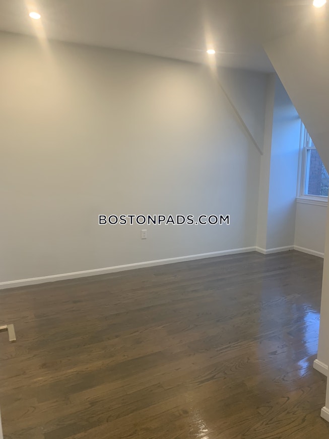 Brookline - $5,800 /mo