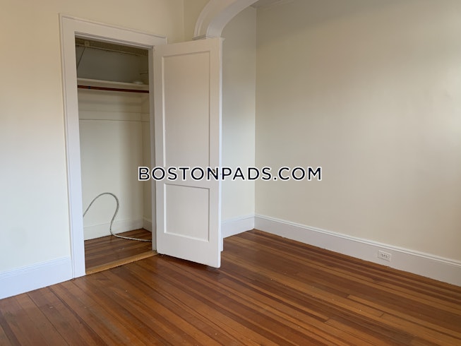 Boston - $3,200 /mo