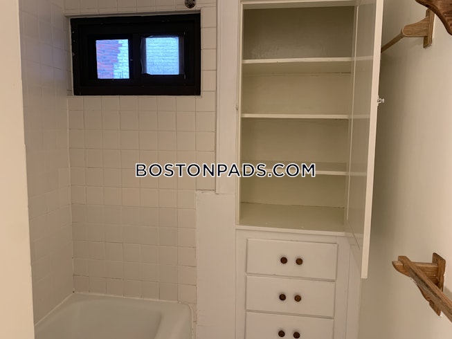 Boston - $3,200 /mo