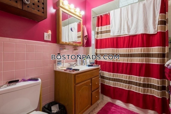 Somerville - $2,700 /mo