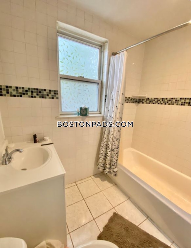 Brookline - $7,200 /mo