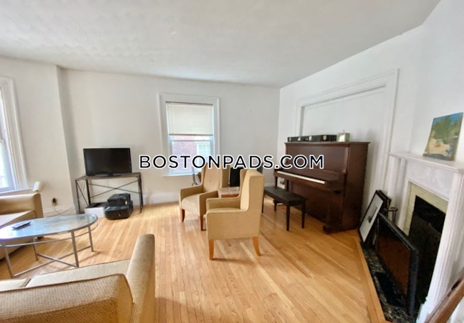 Brookline - $7,200 /mo