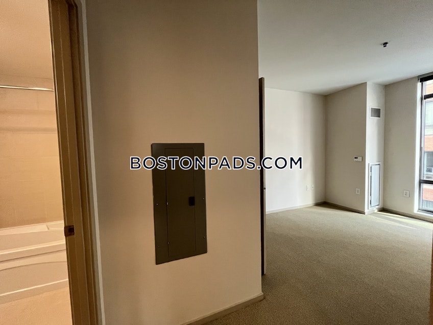 Boston - $4,735 /month