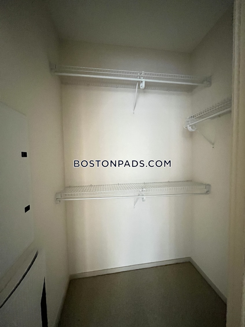 Boston - $4,735 /month