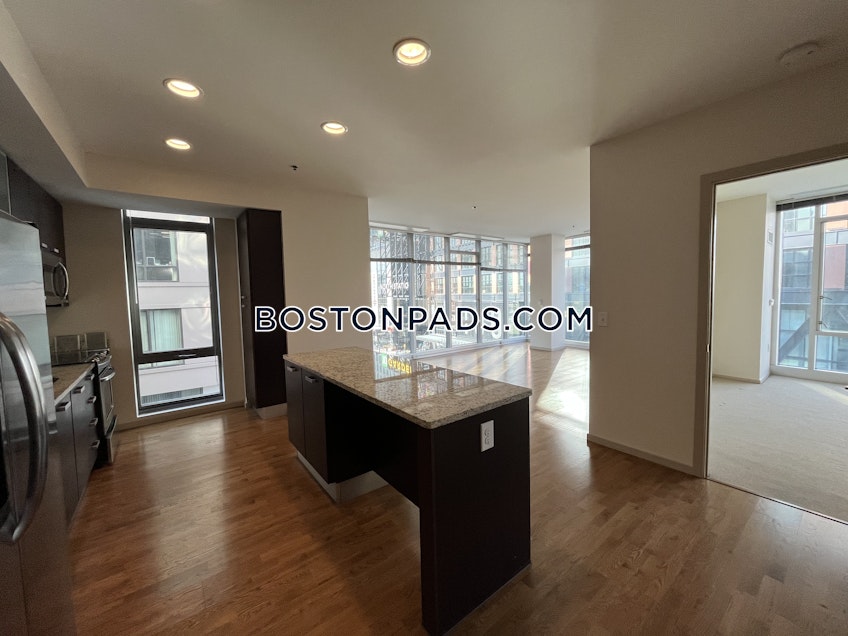 Boston - $4,735 /month