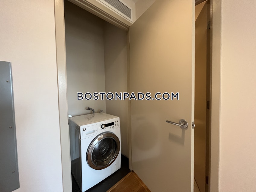 Boston - $3,015 /month