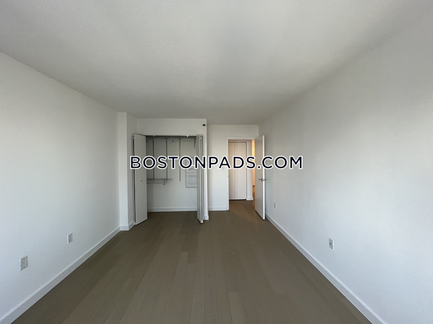 Boston - $5,515 /month