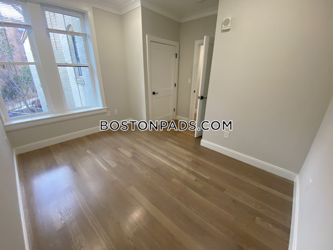 Boston - $4,300 /mo