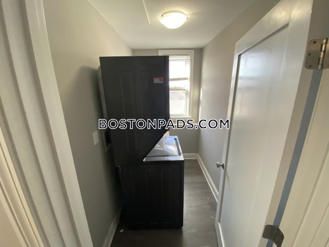 Somerville - $4,600 /mo