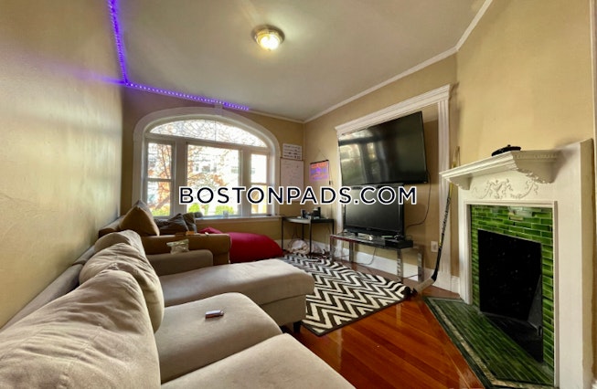 Brookline - $5,100 /mo