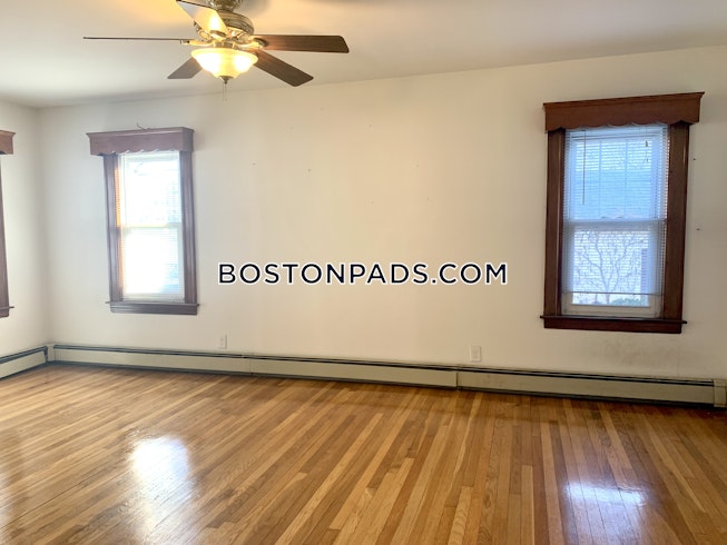 Boston - $3,000 /mo