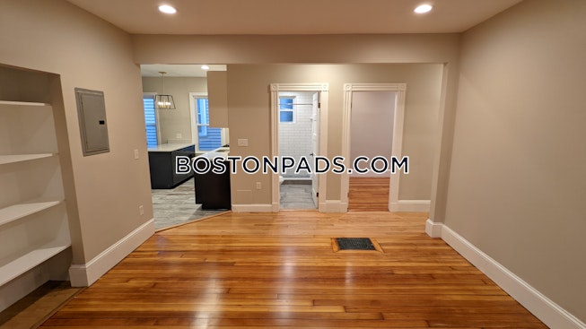 Boston - $2,900 /mo