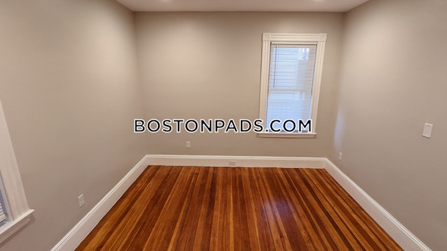 Boston - $2,900 /mo