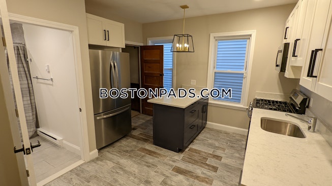 Boston - $2,900 /mo