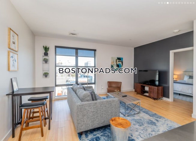 Boston - $3,100 /mo