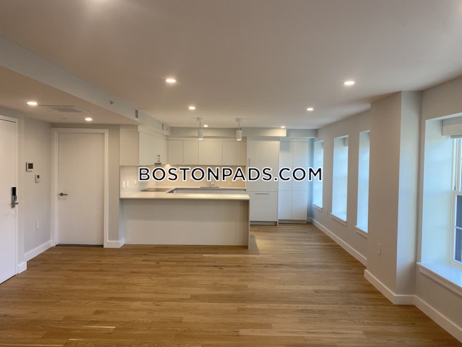 Boston - $6,500 /mo