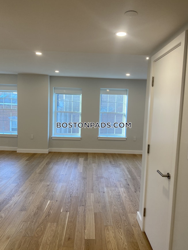 Boston - $6,500 /mo