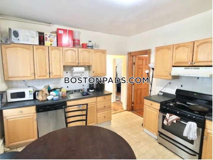 mission-hill-3-beds-1-bath-boston-4200-4546064 