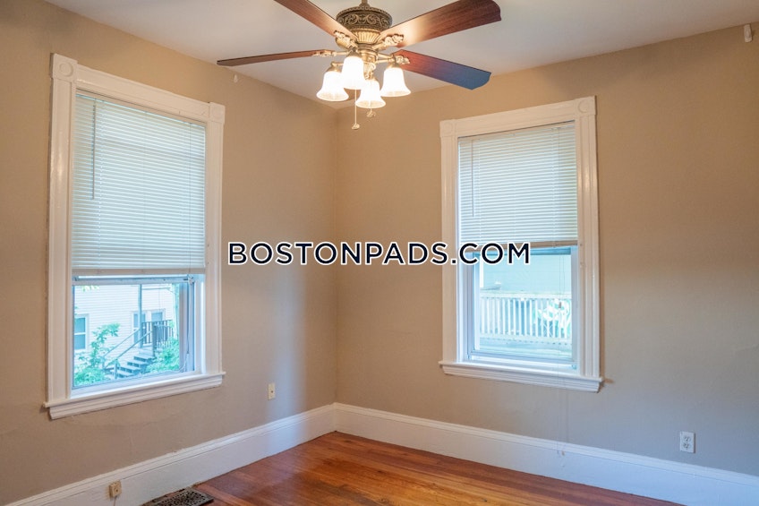 Boston - $7,800 /month