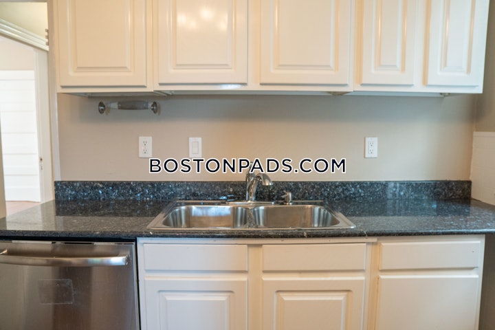 mission-hill-6-beds-2-baths-boston-7800-4000667 