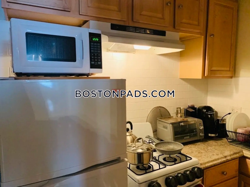 Boston - $3,260 /month