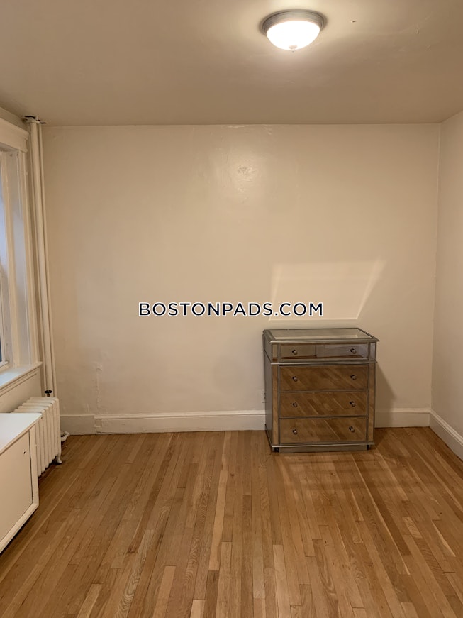 Boston - $3,800 /mo