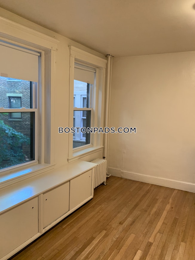 Boston - $3,800 /mo