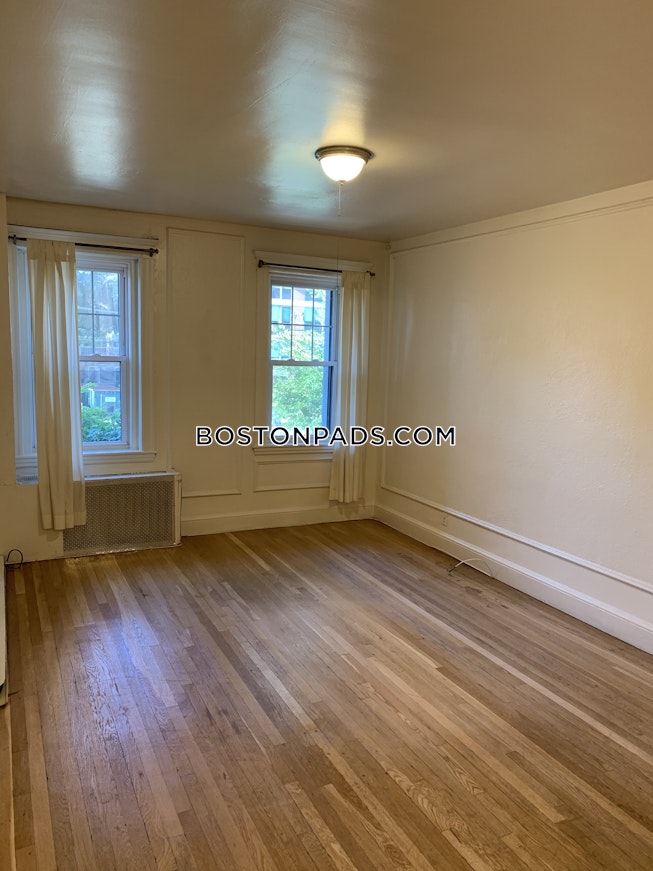 Boston - $3,800 /mo