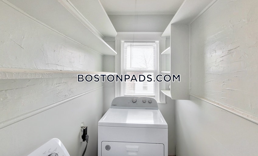 Boston - $4,980 /month