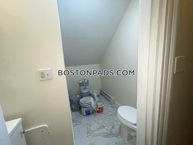 Boston - $4,950 /mo