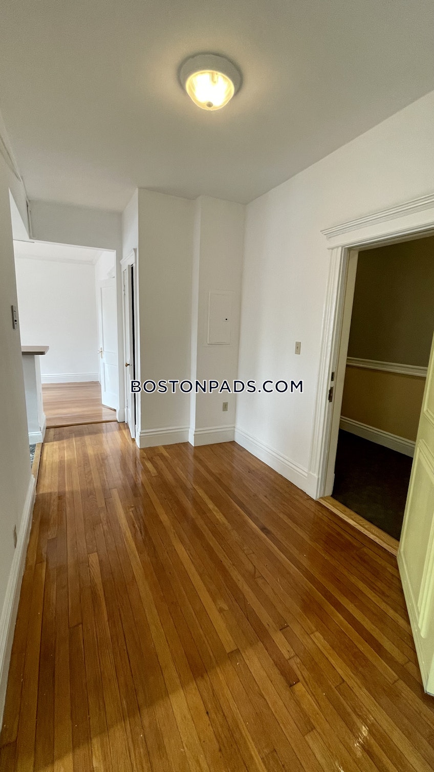 Boston - $2,850 /month