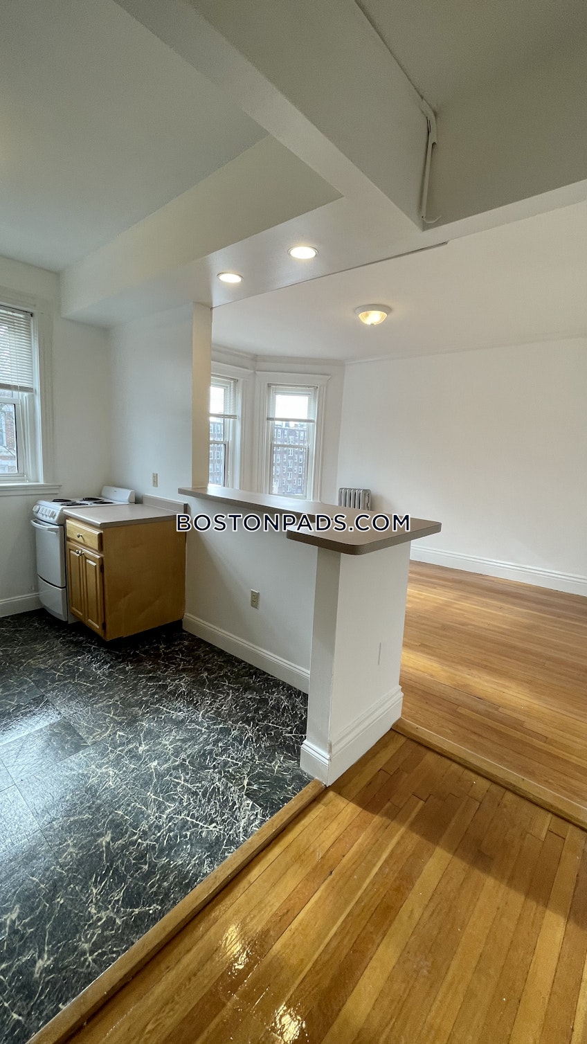 Boston - $2,850 /month