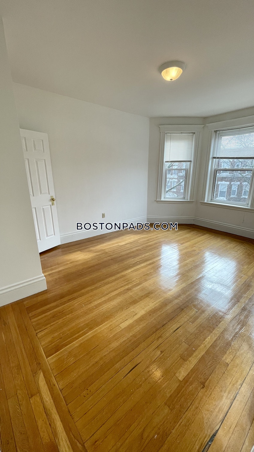 Boston - $2,850 /month