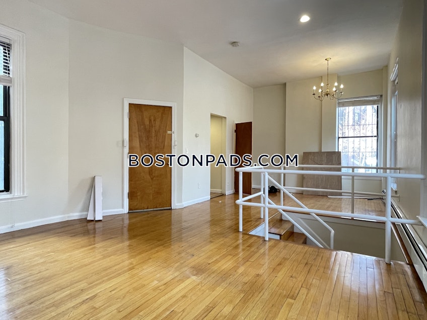 Boston - $3,350 /month