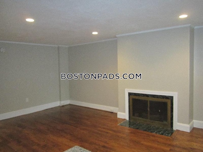 Boston - $3,200 /mo