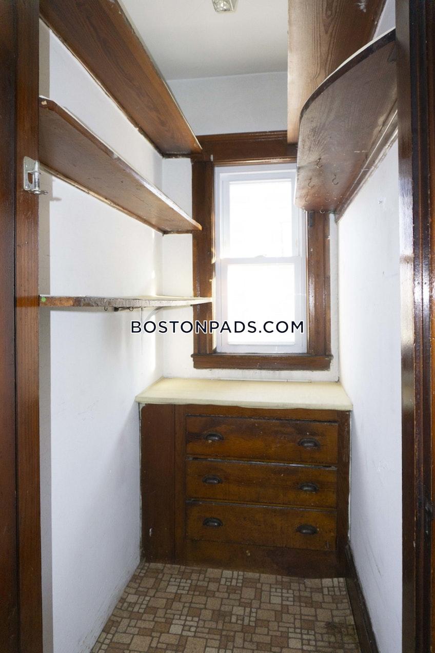 Boston - $2,800 /month