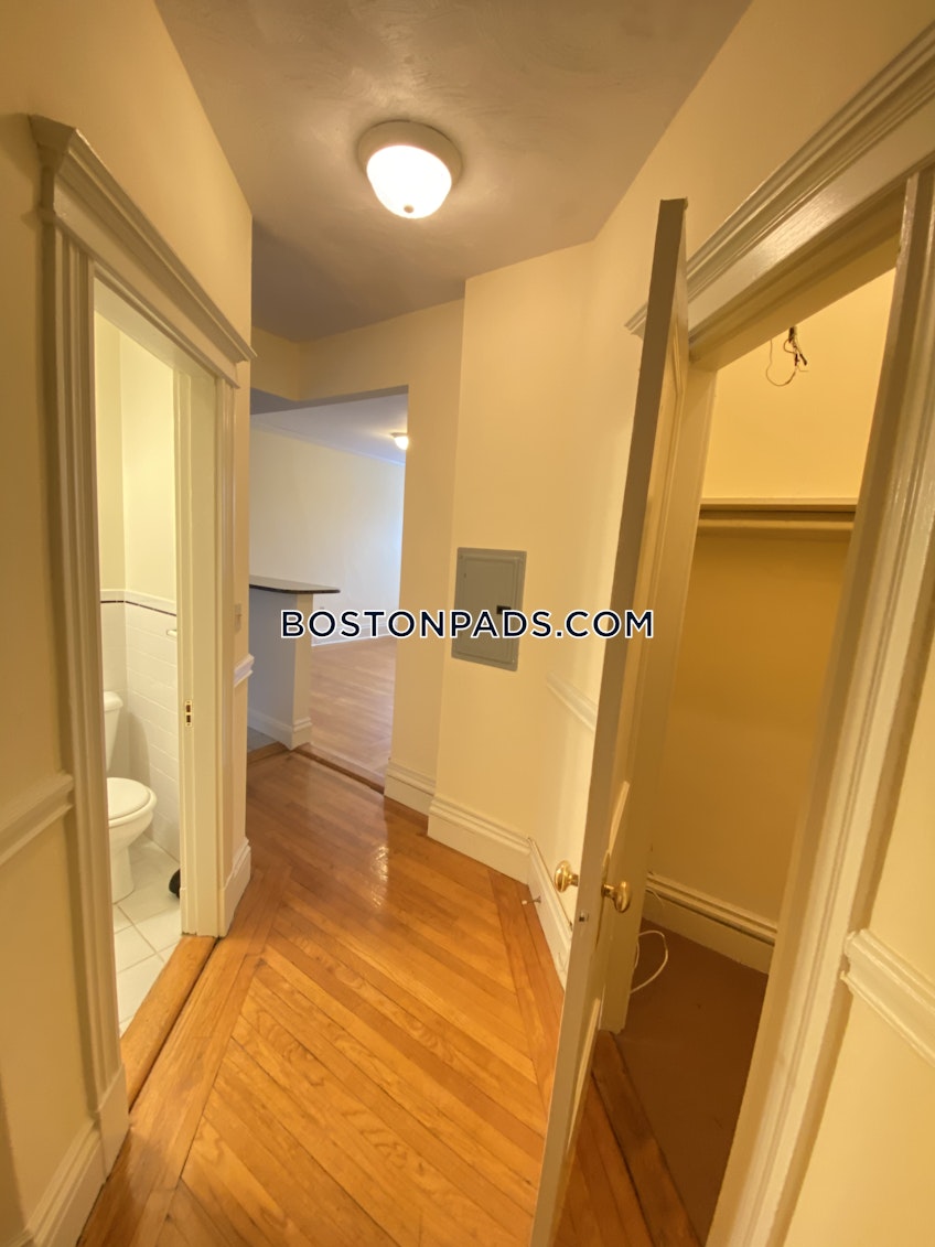 Boston - $2,675 /month