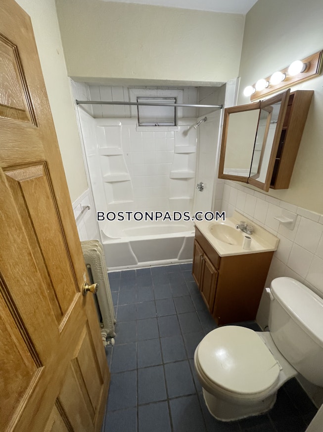 Boston - $4,000 /mo