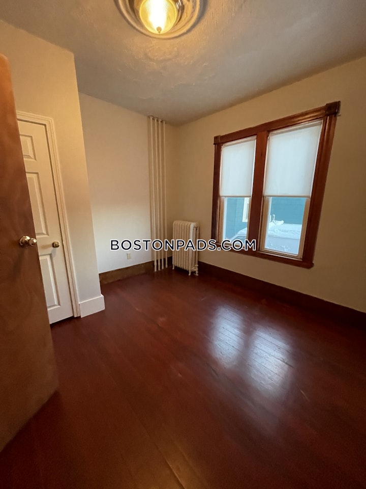 East Cottage St. Boston picture 6