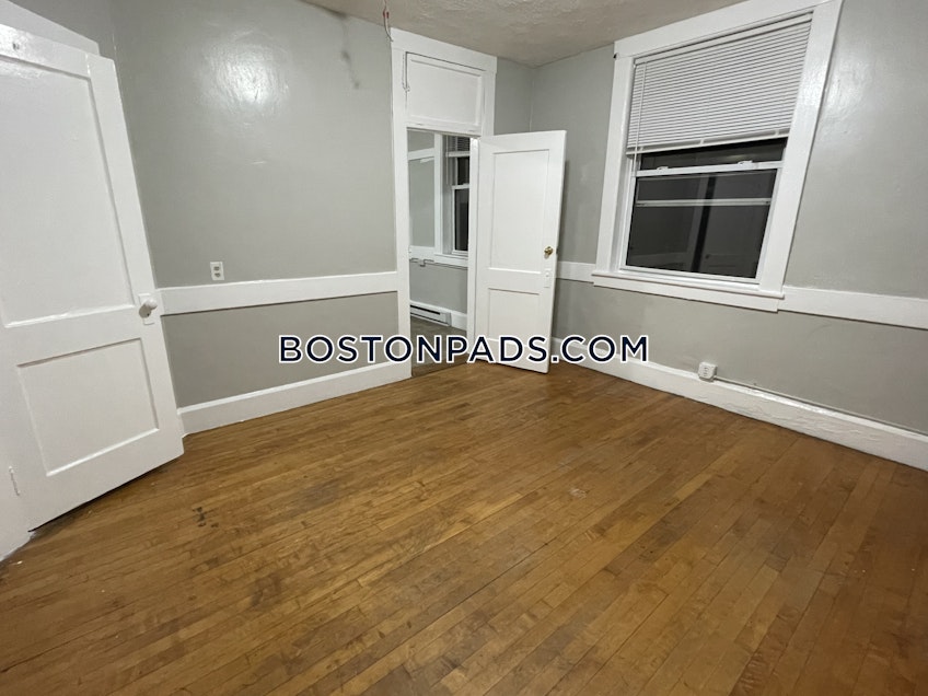 Boston - $2,600 /month