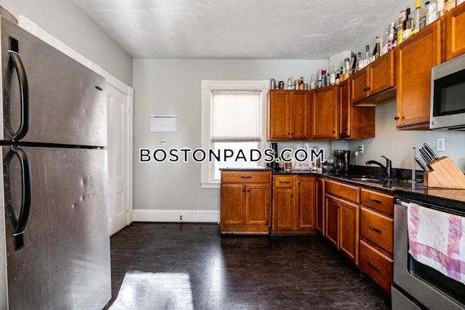 Boston - $4,600 /mo