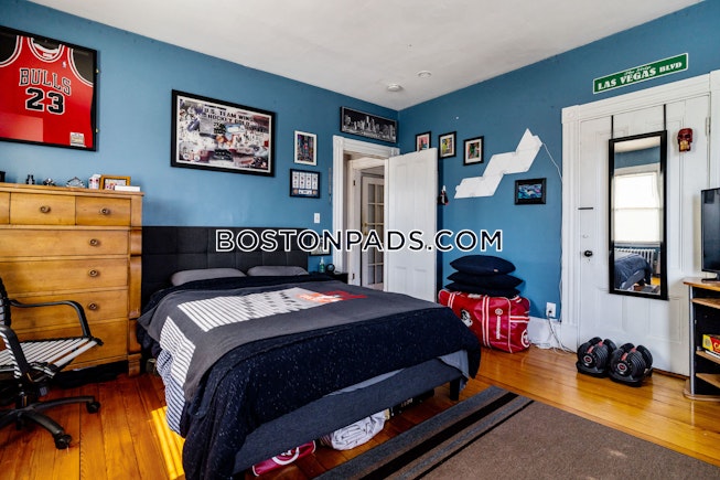 Boston - $4,600 /mo