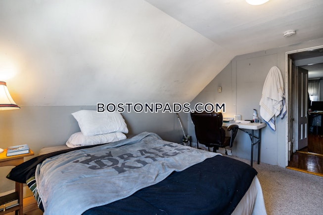 Boston - $4,600 /mo