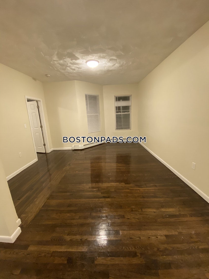 Boston - $2,450 /month