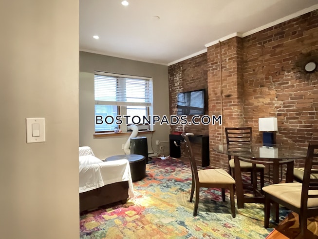 Boston - $2,500 /mo