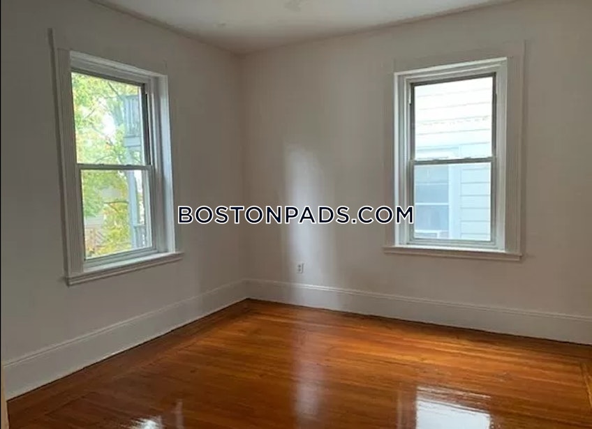 Boston - $2,600 /month