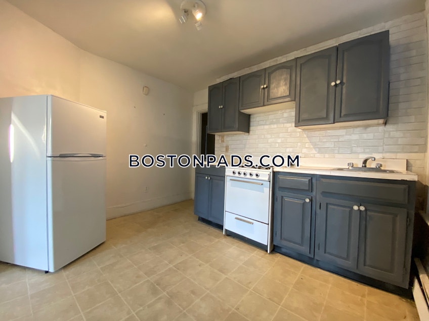 Boston - $2,700 /month