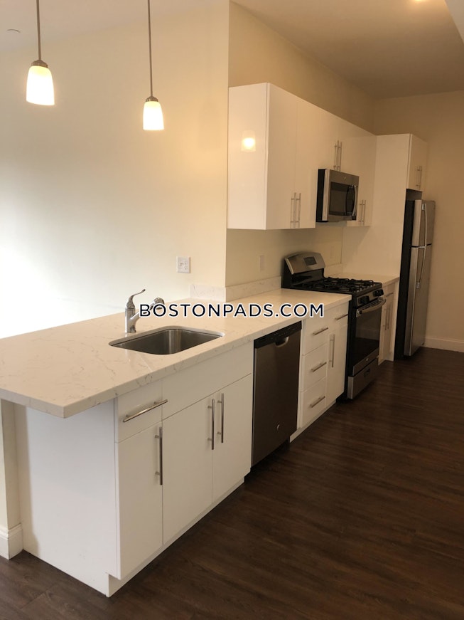 Boston - $3,300 /mo