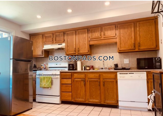 Boston - $4,400 /mo