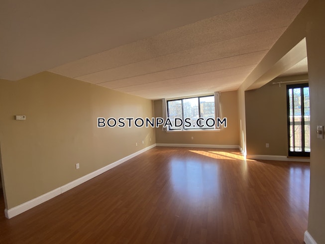 Boston - $3,350 /mo